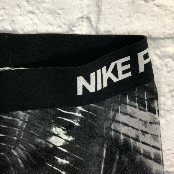 Nike Pro Leggings Black & Gray Size Small Fitted Stretchy - Picture 4 of 11